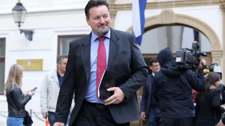 'Sad je sve na Hrvatskom Saboru'