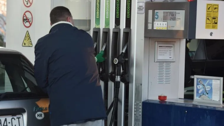 Dizel opet skočio za 10 lipa, benzin neznatno pao