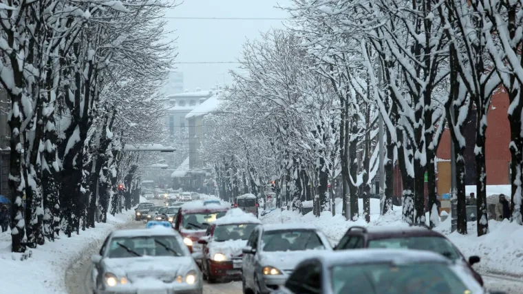 Promet i dalje blokiran, ljudi javljaju da ostaju bez goriva i hrane