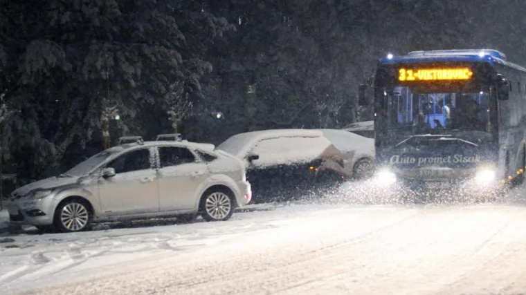 Na većini prometnica zimski uvjeti, teretnjaci ne mogu prema Rijeci ili Istri i obrnuto