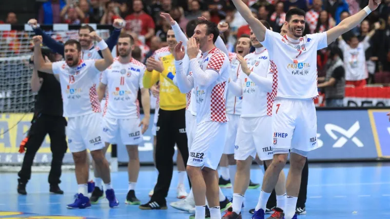 Dok odrasli kritiziraju, djeca iz vrtića pokazala su kako se navija za Hrvatsku bez obzira na rezultat