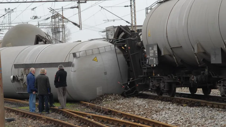 Zbog prevrnutih cisterni s amonijakom naredili evakuaciju sela