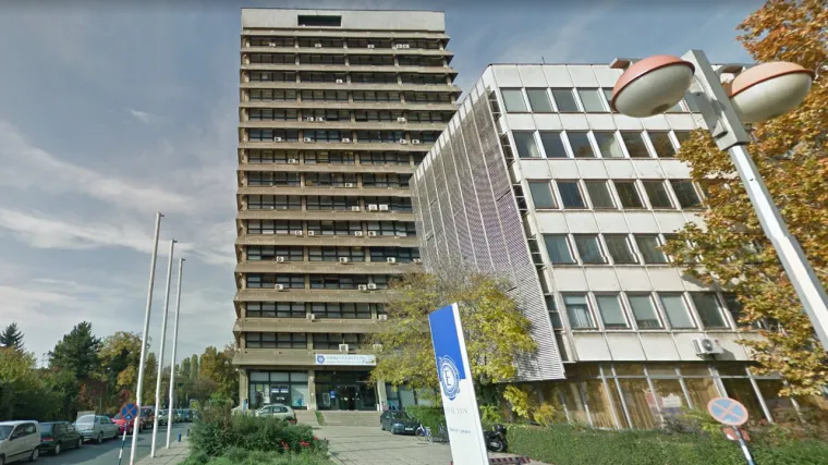 Vatrogasci spa&scaron;avali ljude iz lifta