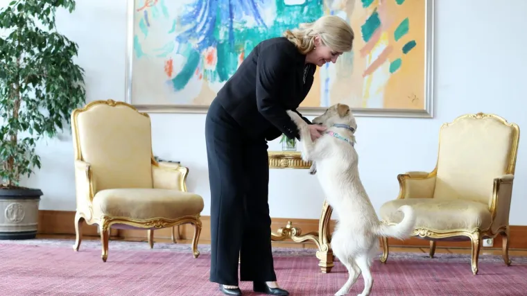 VIDEO Veselje na Pantovčaku: Predsjednica pokazala &scaron;to je naučila Kika