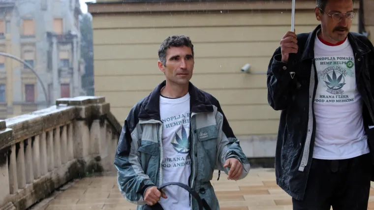 'Mislim da svako ljudsko biće ima pravo na izbor, život i samoliječenje'