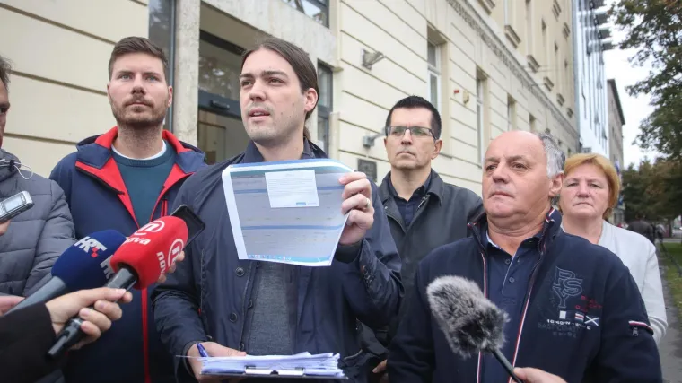HND: Te&scaron;ki verbalni napad Živog zida i poziv na linč novinarke Željke Godeč