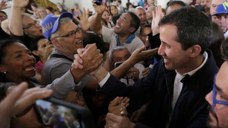 Guaido traži od Therese May da ne dozvoli Maduru pristup rezervama zlata