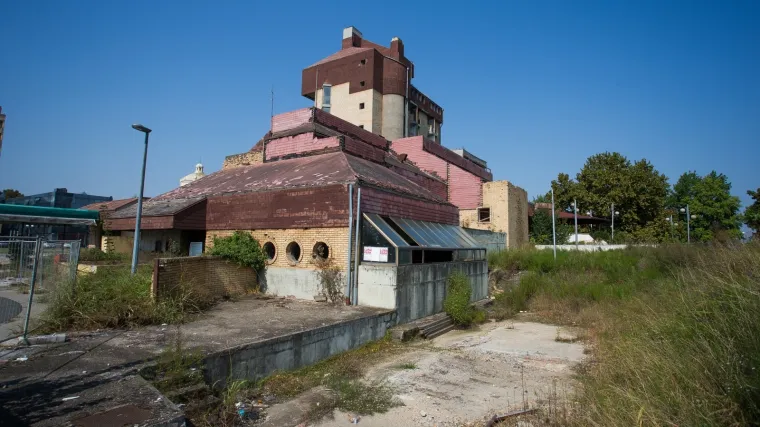 Mnogi su upozoravali, on nije slu&scaron;ao: Penava kupio biv&scaron;i hotel Dunav, a sada ga Vukovar prodaje
