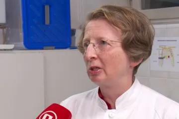 Evo kako komentira uznemirujuće fotografije njege bolesnih bebica