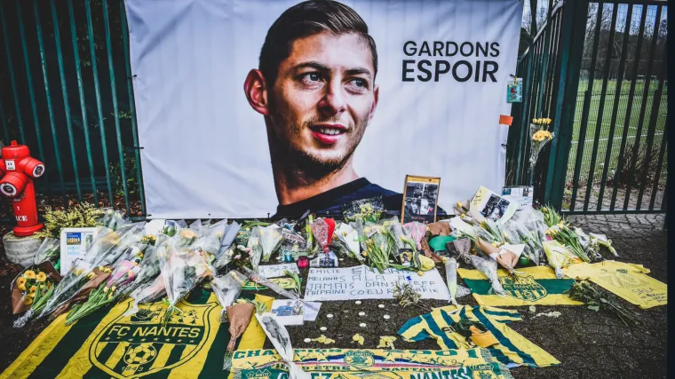 Prona&scaron;li ostatke sjedala aviona u kojem je stradao Emiliano Sala: Obitelj ne odustaje od potrage