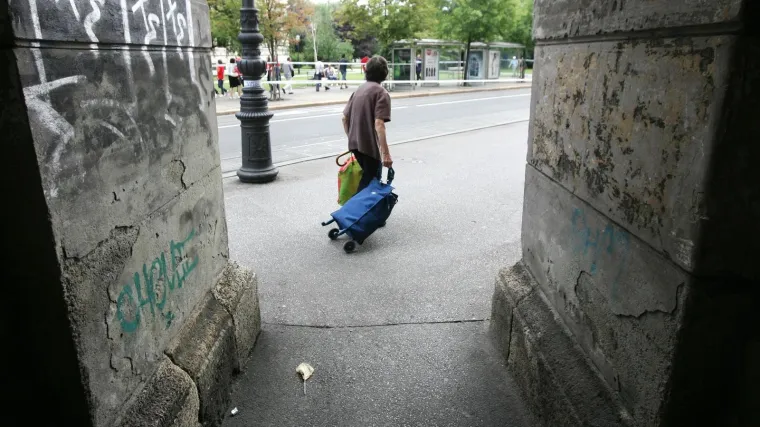 Vapaj očajne majke: 'Samo mi sinu kupite mlijeka, mi možemo jesti suhog kruha i vode'