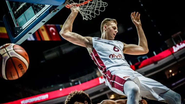 Prva velika bomba u NBA ligi: Knicksi poslali Porzingisa Dončiću!