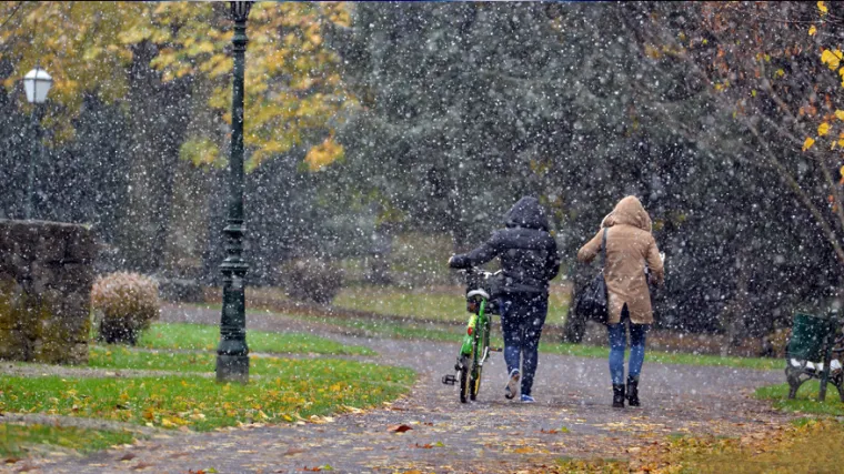 Toplo, ki&scaron;ovito i vrlo vjetrovito! Vikend neće biti povoljan za boravak vani, a pokvarit će ga i ki&scaron;a
