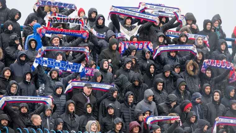 VIDEO 'I kad gube i kad tuku...': Pogledajte kako su Torcida i igrači zajedno proslavili važnu pobjedu