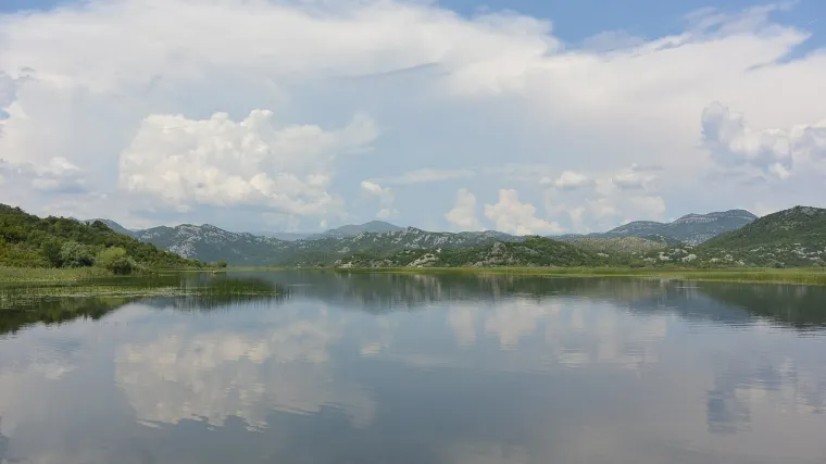 Tragedija na Skadarskom jezeru: Prevrnuo se čamac, utopili se trudna majka, otac i kći (12)
