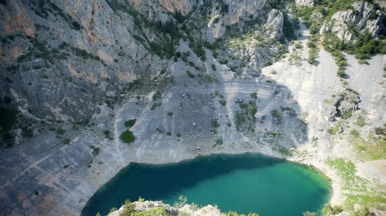 Crveno i Modro jezero kao prirodni fenomen Dalmatinske zagore