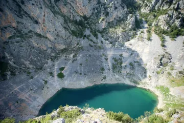 Crveno i Modro jezero kao prirodni fenomen Dalmatinske zagore