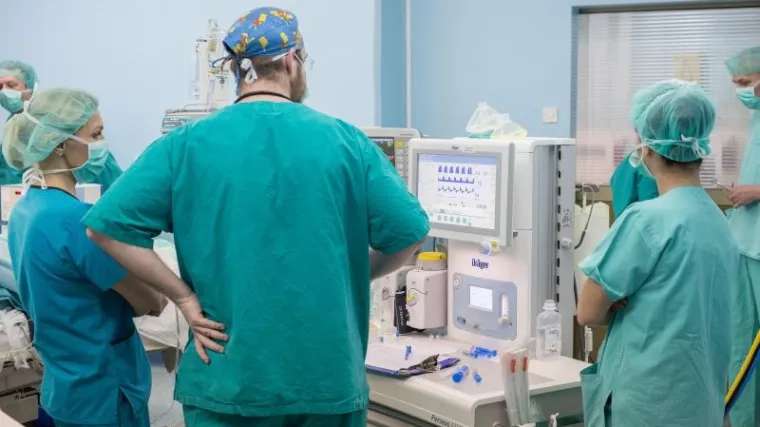 Oni koji su još tu toliko su preopterećeni da mlade koji će nas liječiti u budućnosti ne stignu utrenirati