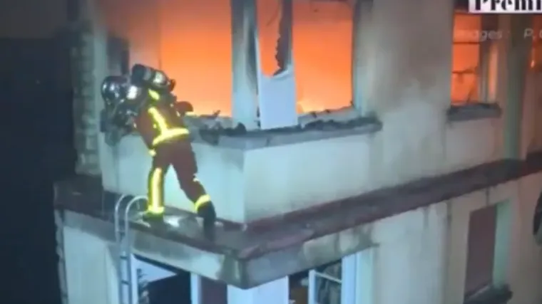 Poginulo sedam osoba, 30 ozlijeđenih među kojima i &scaron;est vatrogasaca. Snimke su zastra&scaron;ujuće