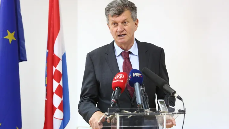 Kaže da su podaci o listama čekanja su 'samo parcijalni', i da su za sve krivi pacijenti