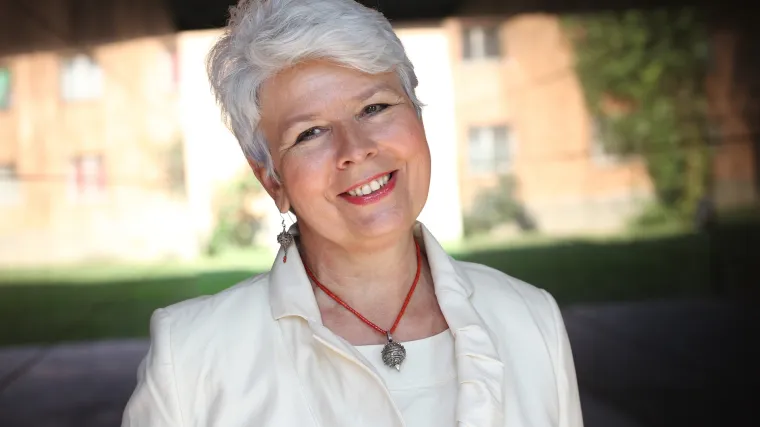 Biv&scaron;a premijerka opet odu&scaron;evila fotkom iz studentskih dana: 'Za&scaron;to ste minicu cenzurirali?'