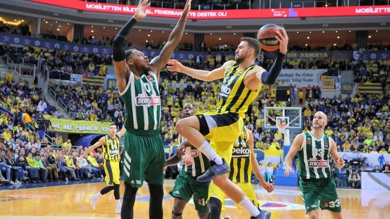 CSKA-u derbi s Realom, Perasović nadmudrio Radonjića