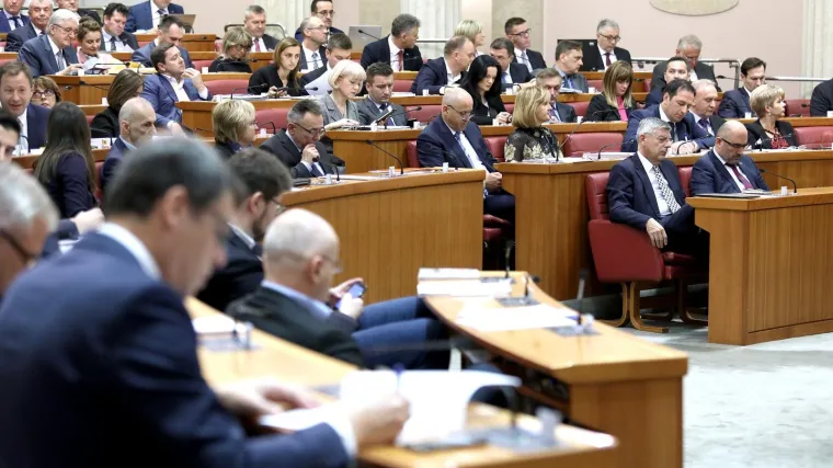 Čak je 67 zastupnika bilo protiv prijedloga Glasa i HSU-a