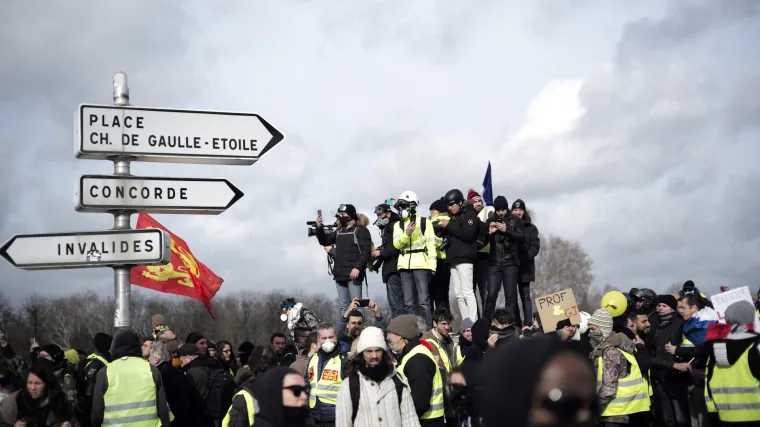 VIDEO Strava na ulicama Pariza! Prosvjedniku otkinuta ruka: 'Pogodila ga je policijska granata'