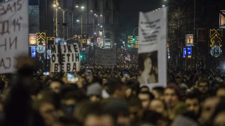 Ponovno prosvjedi protiv Vučića, građani poručuju kako su njegovi taoci