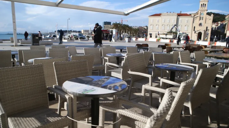 Zločin iz mržnje: Vaterpoliste Crvene zvezde su udarali &scaron;akama, nogama i palicama