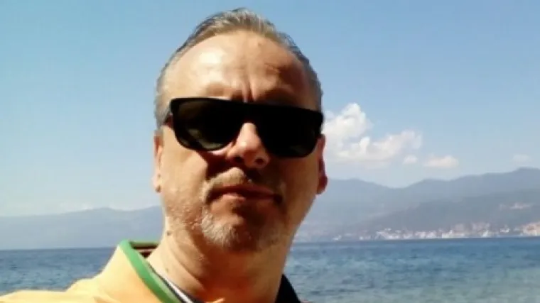 Okružili ga dok je bio u automobilu i izrešetali