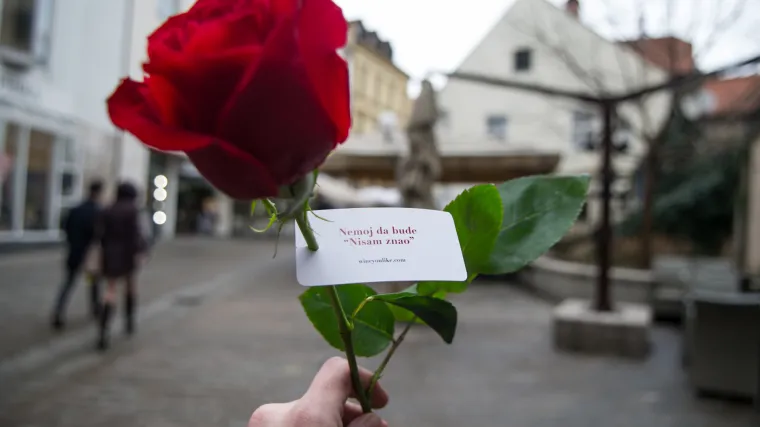 Podsjetile dečke da imaju jo&scaron; tri dana do Valentinova, taman da naruče vino online
