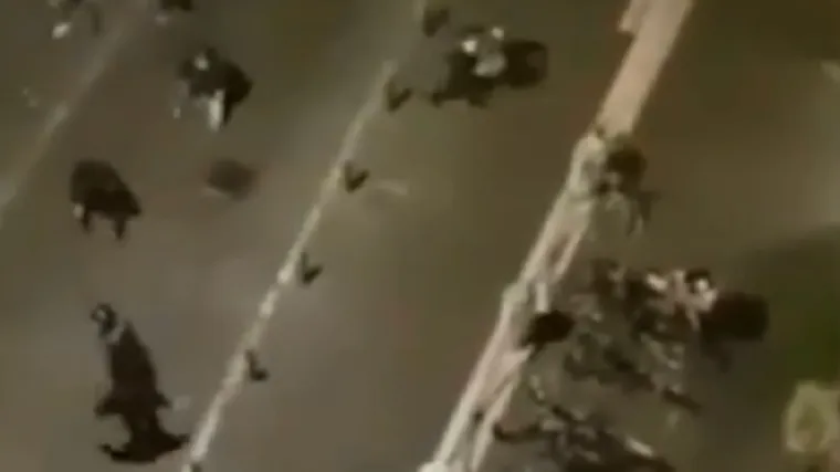 U sukobu vi&scaron;e desetaka huligana pune ruke posla s ubodnim ranama imali su liječnici