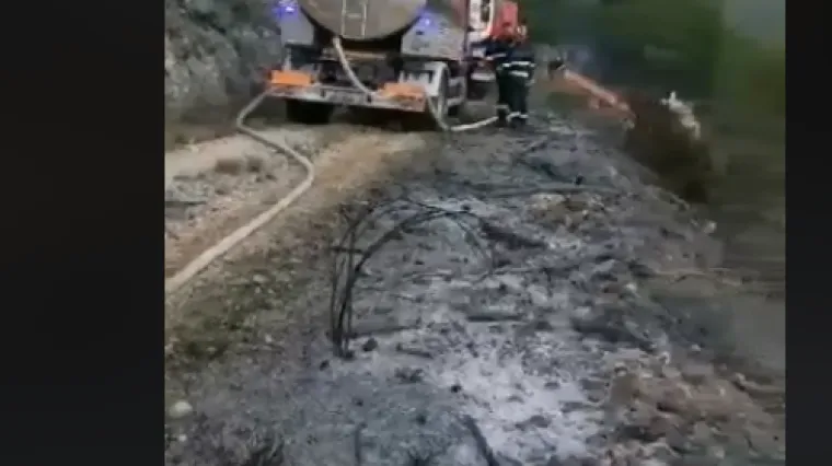 Vatra se približava naselju, svi vatrogasci iza&scaron;li na intervenciju, stigao i kanader