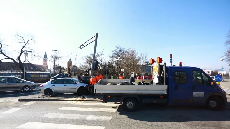 Nesreća na Aleji Bologne: Dvojica pijanih vozača naletjela jedan na drugoga pa se sudarila