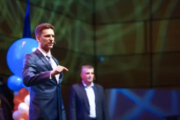 'Možete birati boriti se ili tiho umrijeti jer ova lažna stabilnost je savršena lopovska ravnoteža'