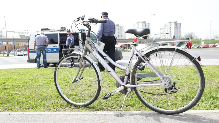 Na parkirali&scaron;tu autom naletio na dijete. S te&scaron;kim ozljedama prebačeno je u bolnicu