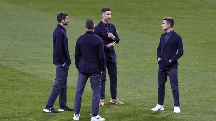 Ne hoda u bilo čemu: Ronaldo 'razgazio' travnjak u tenisicama od 50 tisuća kristala