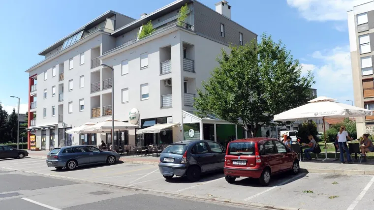 Otmica u Varaždinu: Tinejdžera ugurali u auto pa ženi zbog novca prijetili smrću