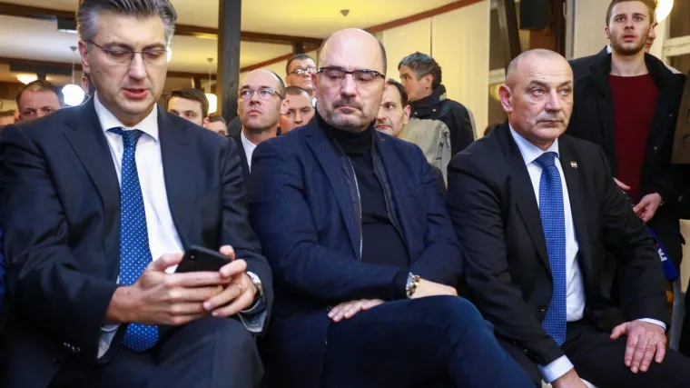 Plenković i njegovi ljudi žele da se on sam povuče s položaja, ali Milijan se ne da