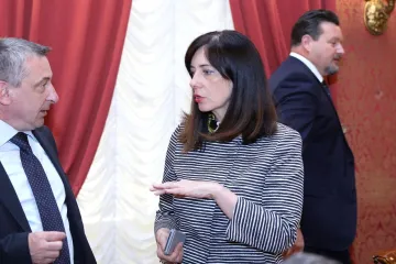 Divjak odbacila Fuchsove kritike: 'Dnevnik Anne Frank je i sada izborna lektira'