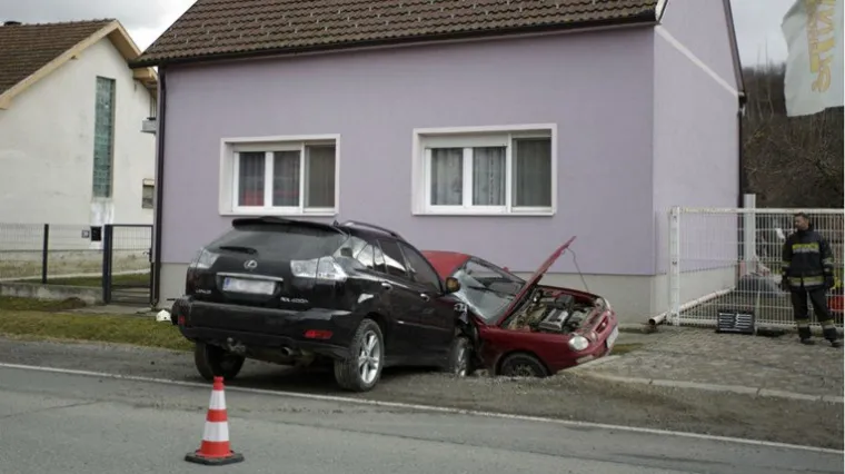 Nesreća kod Virovitice: Sudarila se dva auta, poginuo suvozač iz Kije