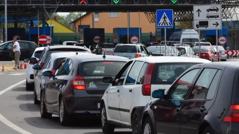 Stvaraju se kolone: Obustavljen promet na većini graničnih prijelaza Hrvatske
