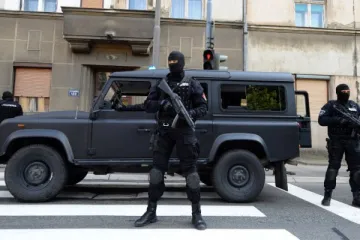 S 8 hitaca ga je ubio tajnik, potom presudio i sebi