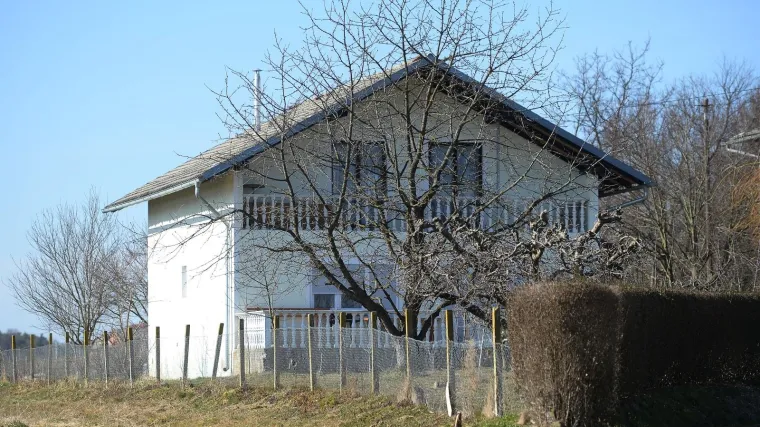 Rodila kod kuće, ostavila bebu i oti&scaron;la na posao; tamo joj pozlilo, a policija prona&scaron;la mrtvo novorođenče