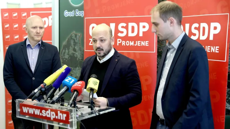 Maras 'izbacio' HRT-ovu ekipu s presice: 'Nije do vas osobno, ja se ispričavam'