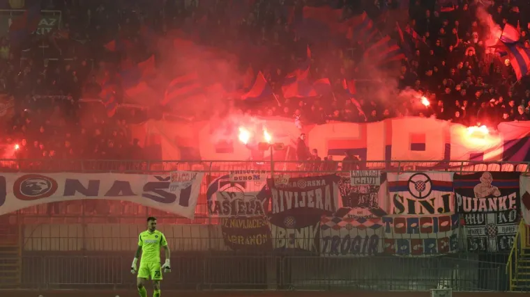 Hajduku se lo&scaron;e pi&scaron;e zbog sramotnog transparenta koji je zgrozio javnost