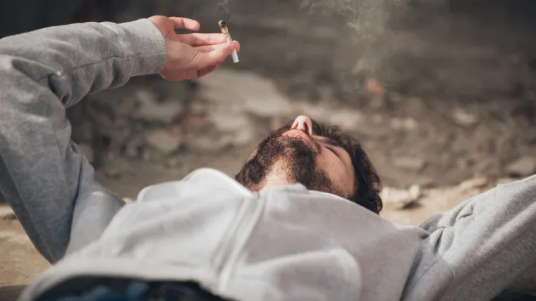 &Scaron;vicarska će dopustiti da 5.000 ljudi legalno pu&scaron;i marihuanu?