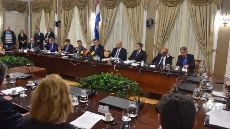 Plenković: 'Kao posljedicu uvođenja eura možemo očekivati poboljšanje životnog standarda'