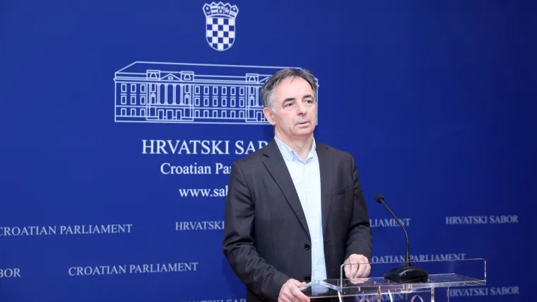 Pupovac o spaljivanju lutke s njegovim likom: 'Poticanje na nasilje u atmosferi mržnje'